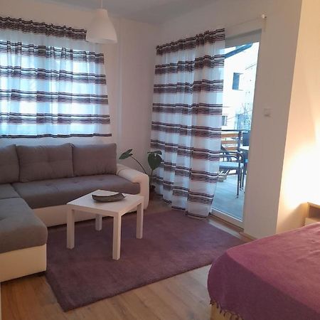 V & V Studio Apartments Ni Dış mekan fotoğraf