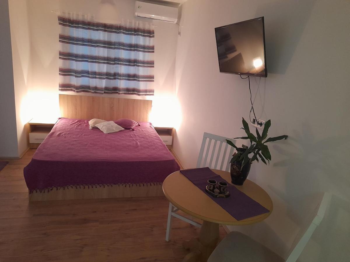 V & V Studio Apartments Ni Dış mekan fotoğraf