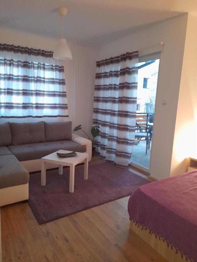 V & V Studio Apartments Ni Dış mekan fotoğraf