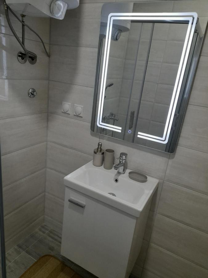 V & V Studio Apartments Ni Dış mekan fotoğraf