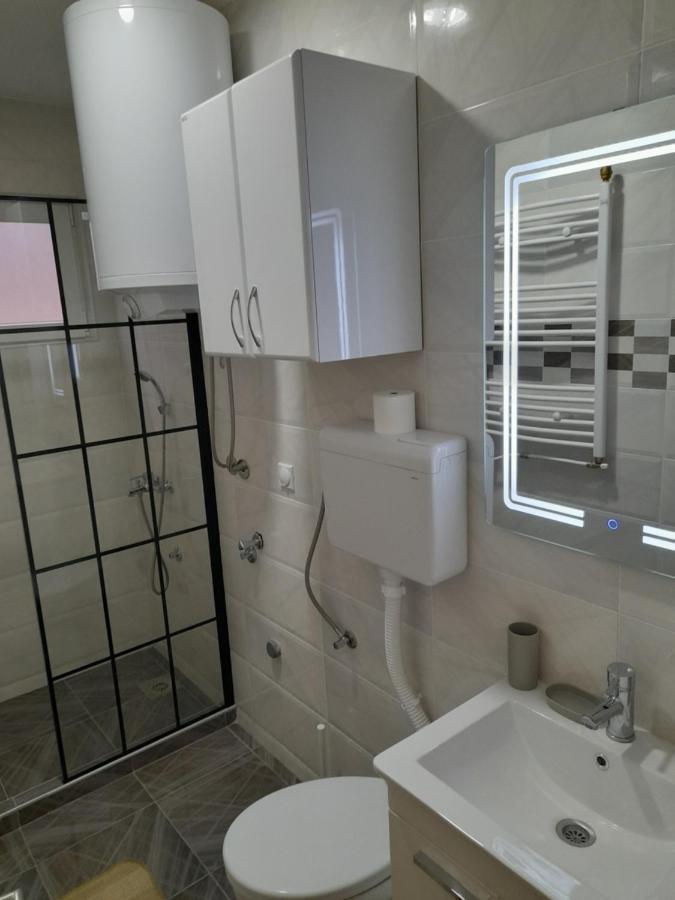 V & V Studio Apartments Ni Dış mekan fotoğraf