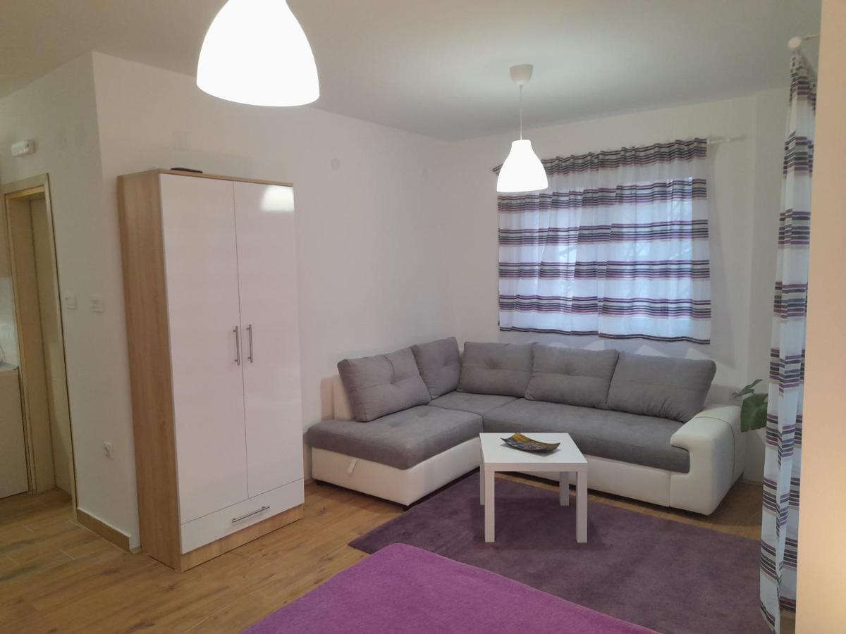 V & V Studio Apartments Ni Dış mekan fotoğraf