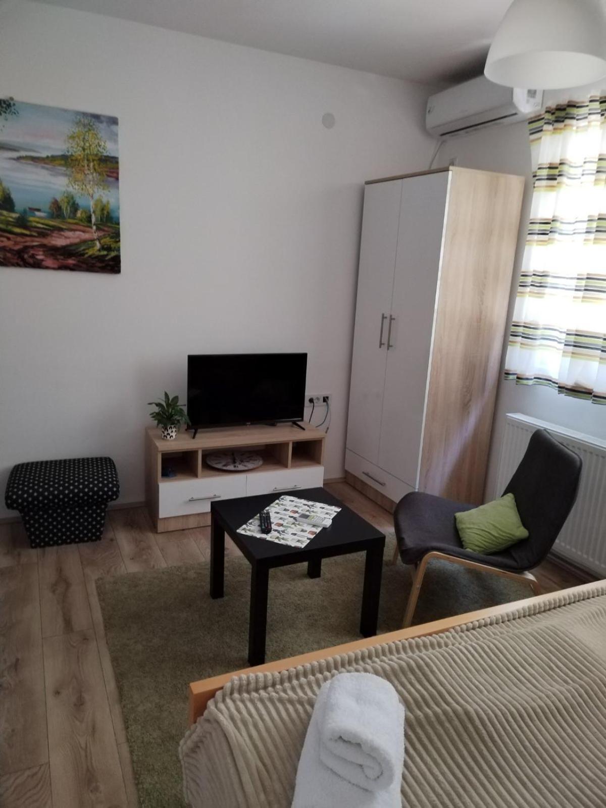 V & V Studio Apartments Ni Dış mekan fotoğraf